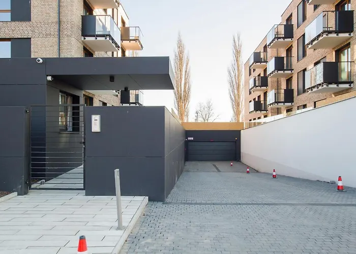 Apartment Front Park Sadowa With Parking By Noclegi Renters